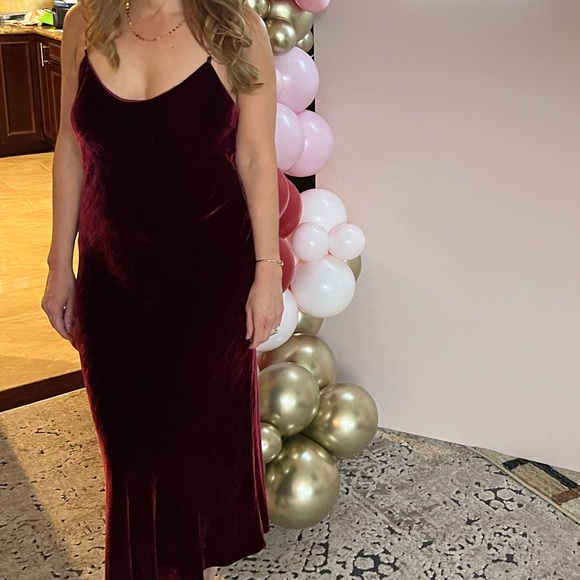 Reformation Red Velvet Ady Dress with Chain Straps Size Medium - Picture 9 of 9